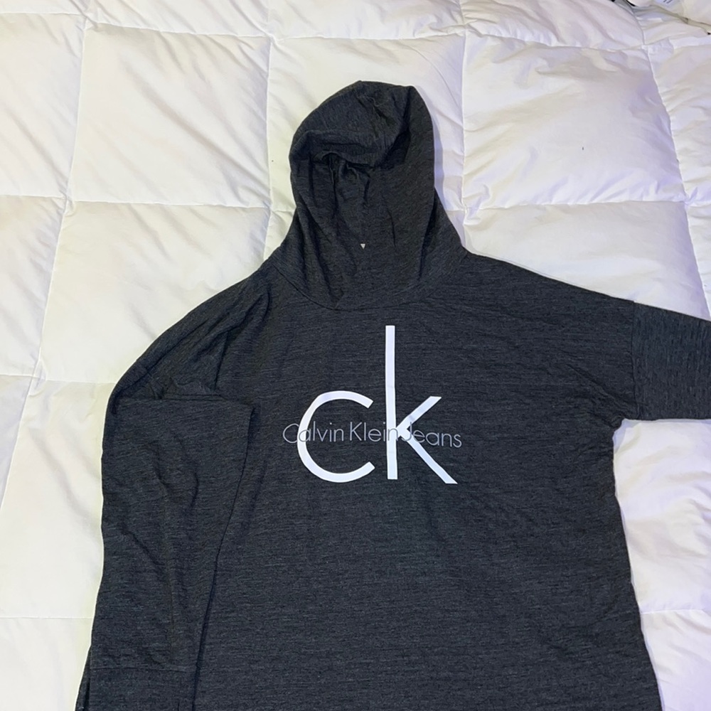 Calvin Klein Jeans Long sleeve shirt with Hood and thumb holes